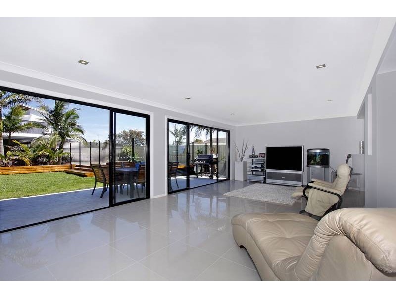 101 McLachlan Ave, Shelly Beach NSW 2261