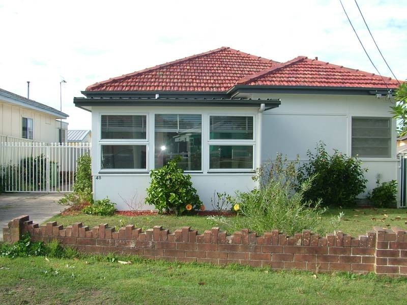 48 Bay Road, Blue Bay NSW 2261