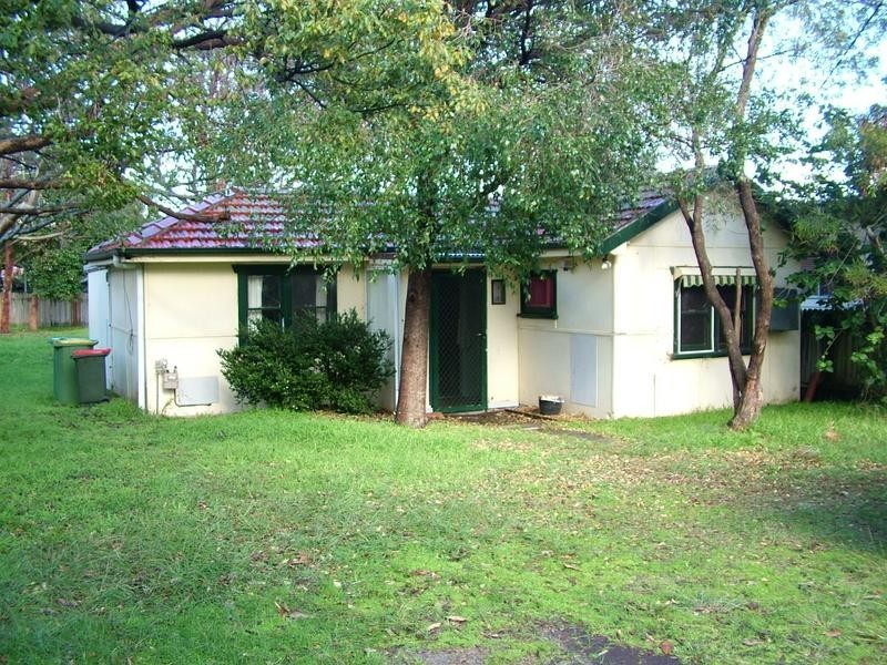 13 Karooah Ave, Blue Bay NSW 2261