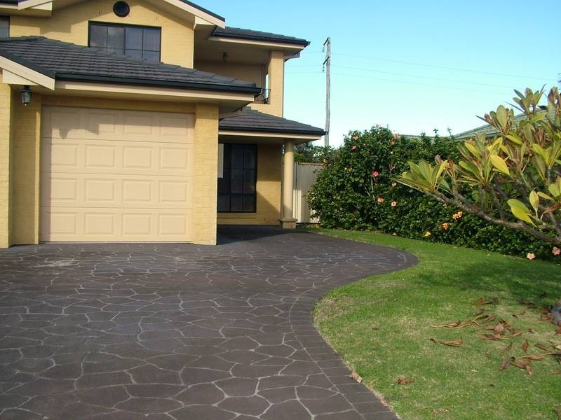 2/18 Terilbah Place, The Entrance North NSW 2261