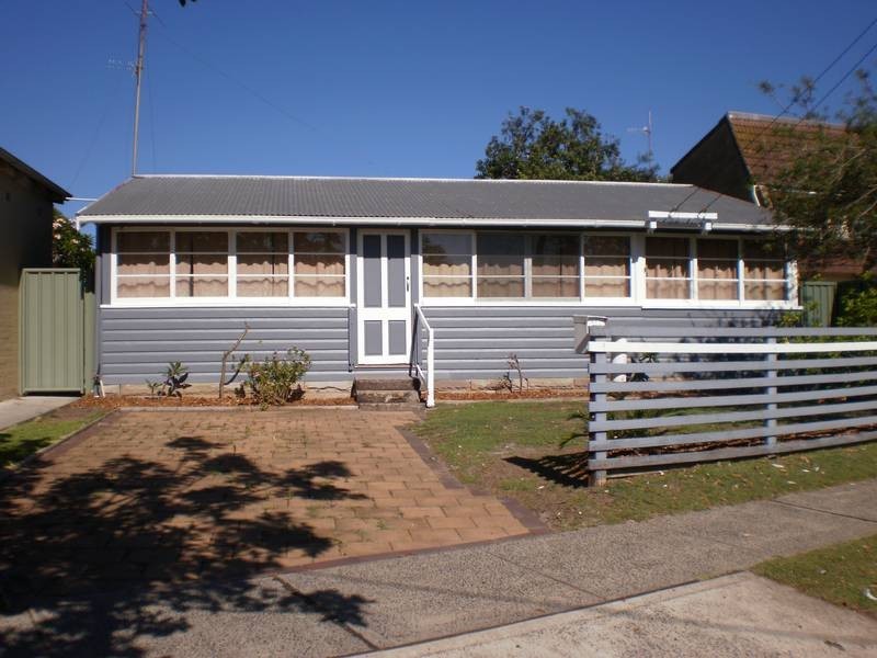 175 Bay Road, Toowoon Bay NSW 2261