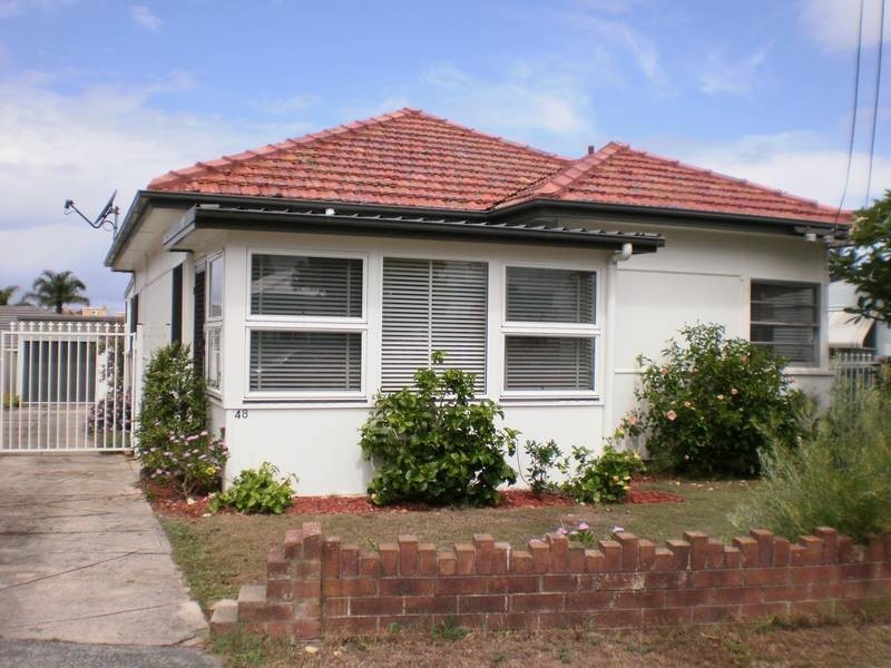 48 Bay Road, Blue Bay NSW 2261