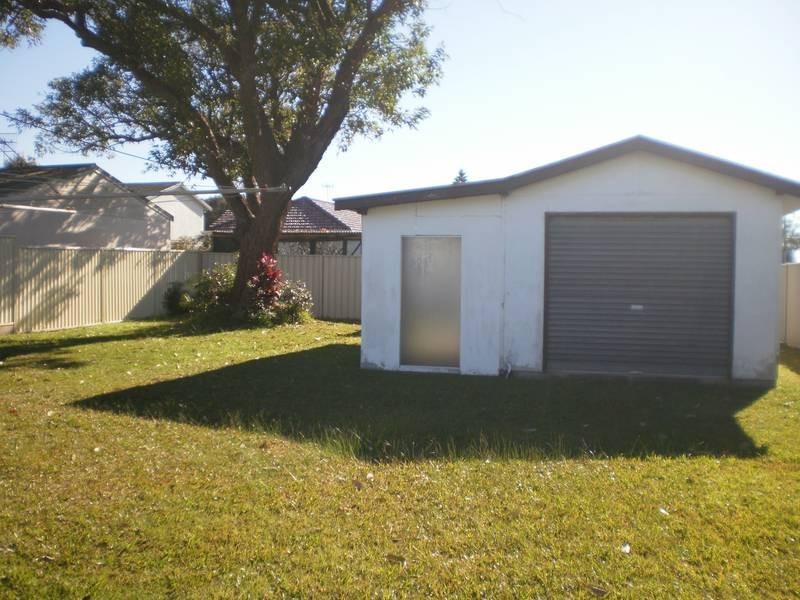 1 Oxley Road, Killarney Vale NSW 2261