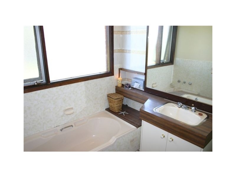 2 Lord Street, Shelly Beach NSW 2261