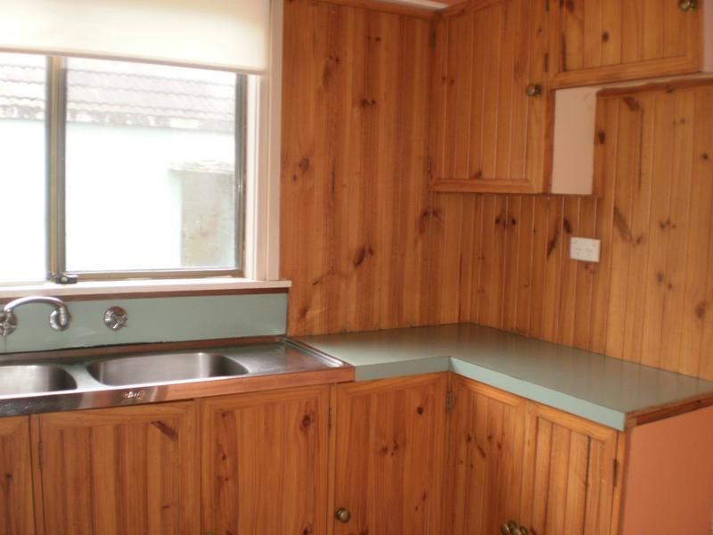 31 Rushby St, Bateau Bay NSW 2261