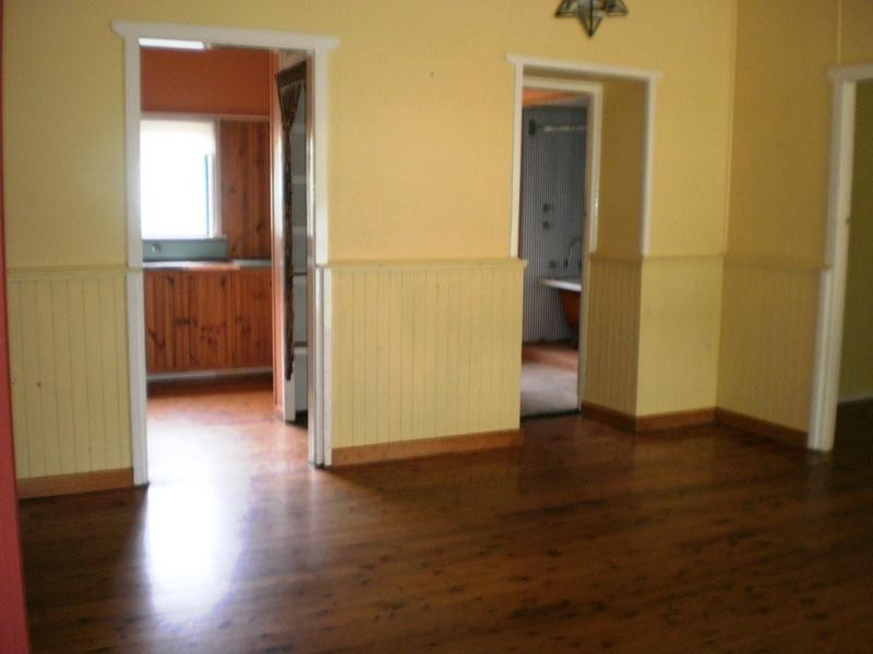 31 Rushby St, Bateau Bay NSW 2261