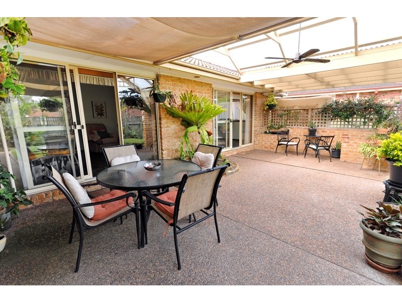 6 Borrodale Ave, Bateau Bay NSW 2261