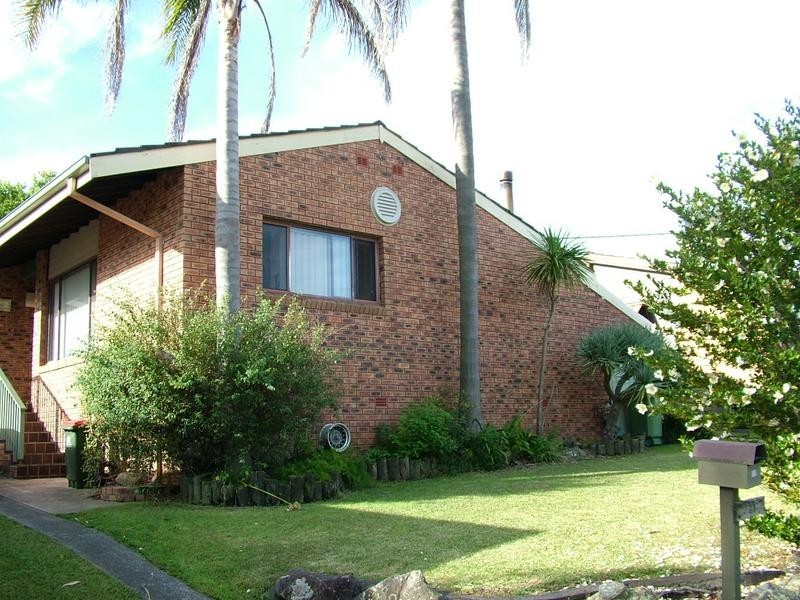 21 Belford Ave, Bateau Bay NSW 2261