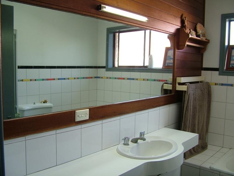 21 Belford Ave, Bateau Bay NSW 2261