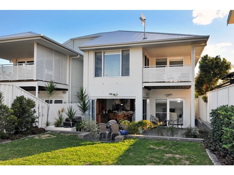 90A Bay Rd, Blue Bay NSW 2261