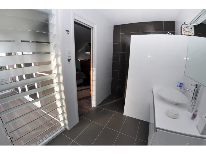 90A Bay Rd, Blue Bay NSW 2261