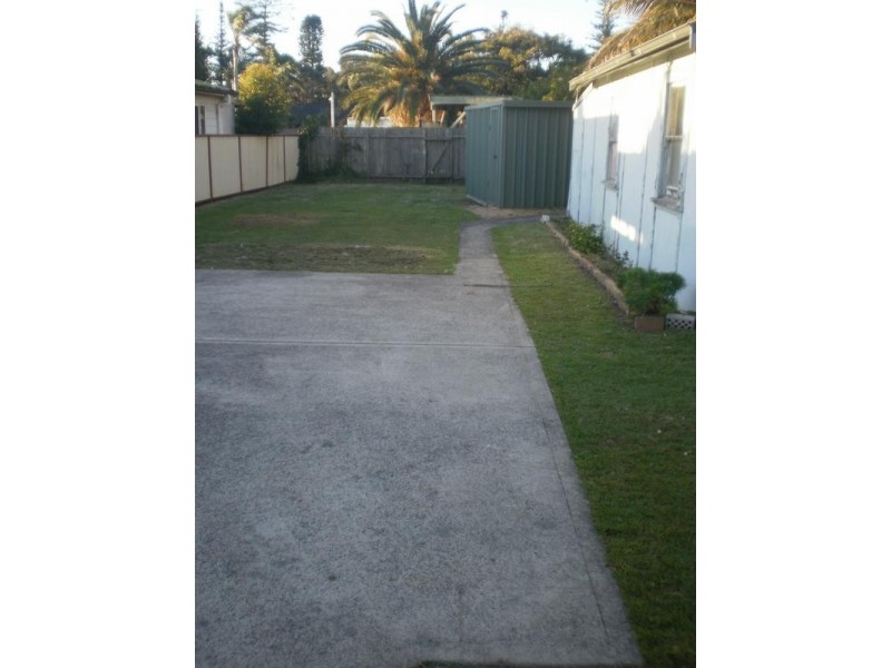 26 Manning Rd, The Entrance NSW 2261