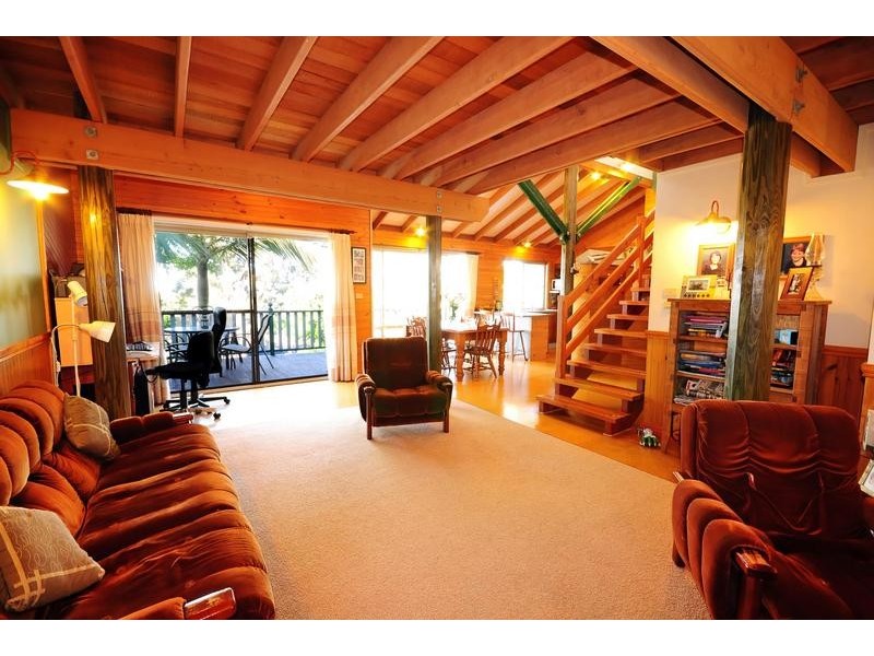 5 Valleyview Rd, Bateau Bay NSW 2261