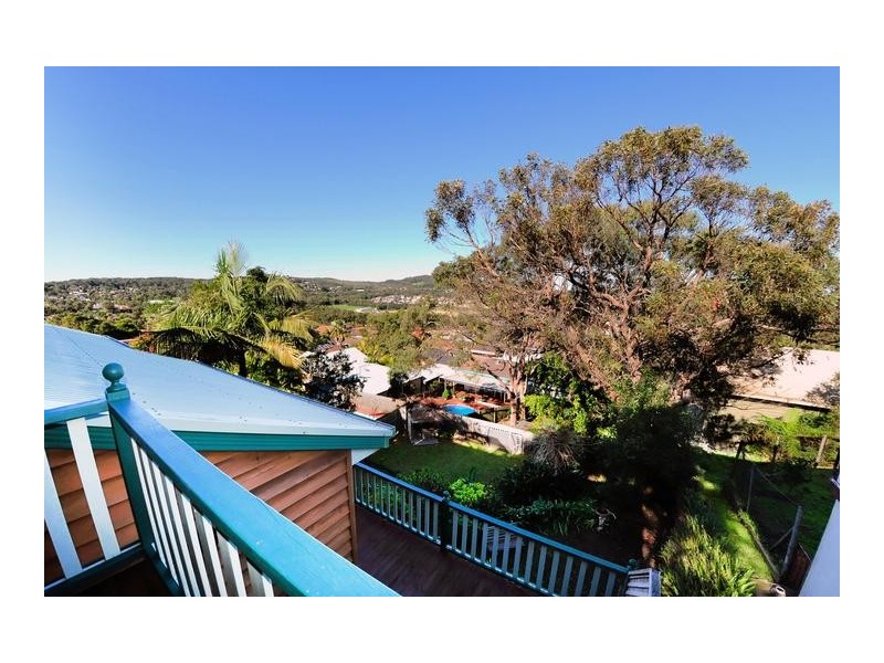 5 Valleyview Rd, Bateau Bay NSW 2261