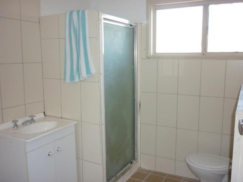 52 Gladys Ave, Berkeley Vale NSW 2261