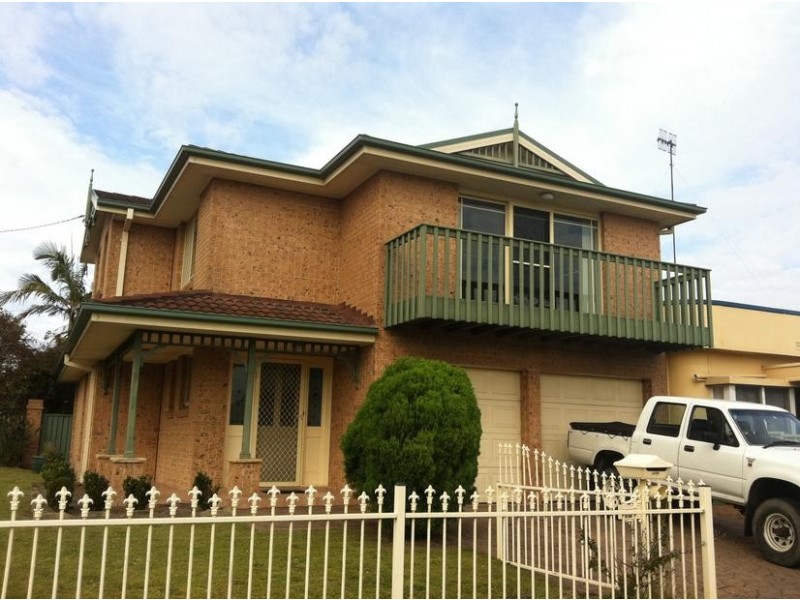 13 Campbell Ave, The Entrance NSW 2261