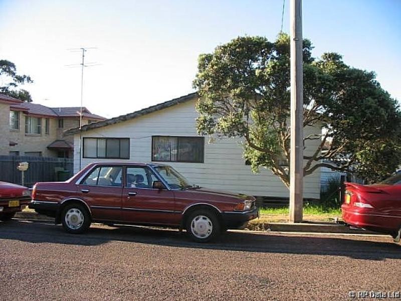 18 Campbell AVENUE, The Entrance NSW 2261