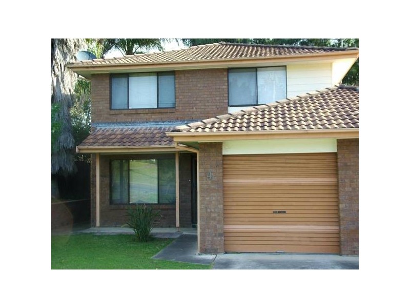 1/4 Rotherham St, Bateau Bay NSW 2261