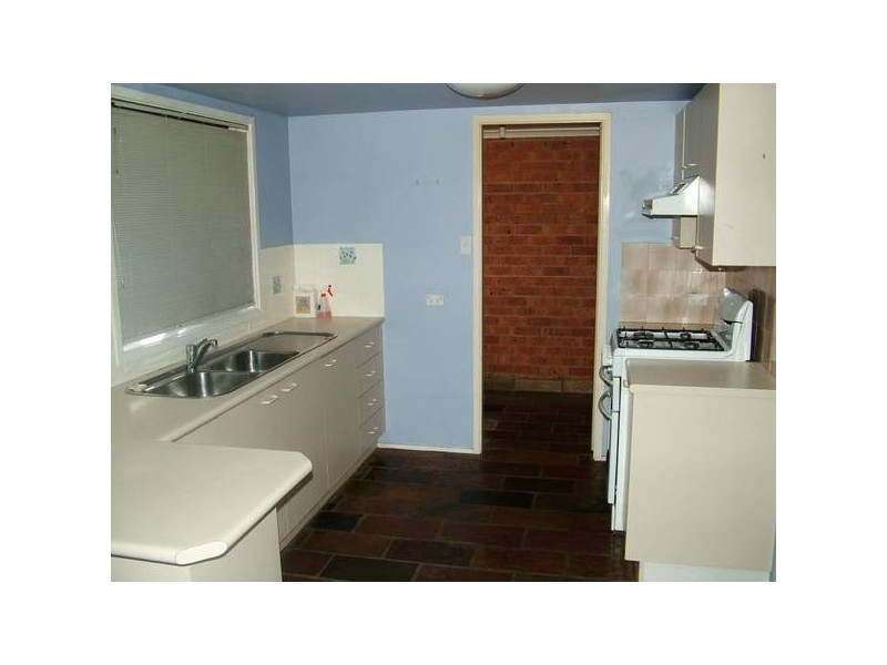 1/4 Rotherham St, Bateau Bay NSW 2261