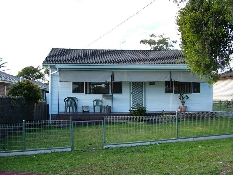 74 Oakland Ave, The Entrance NSW 2261