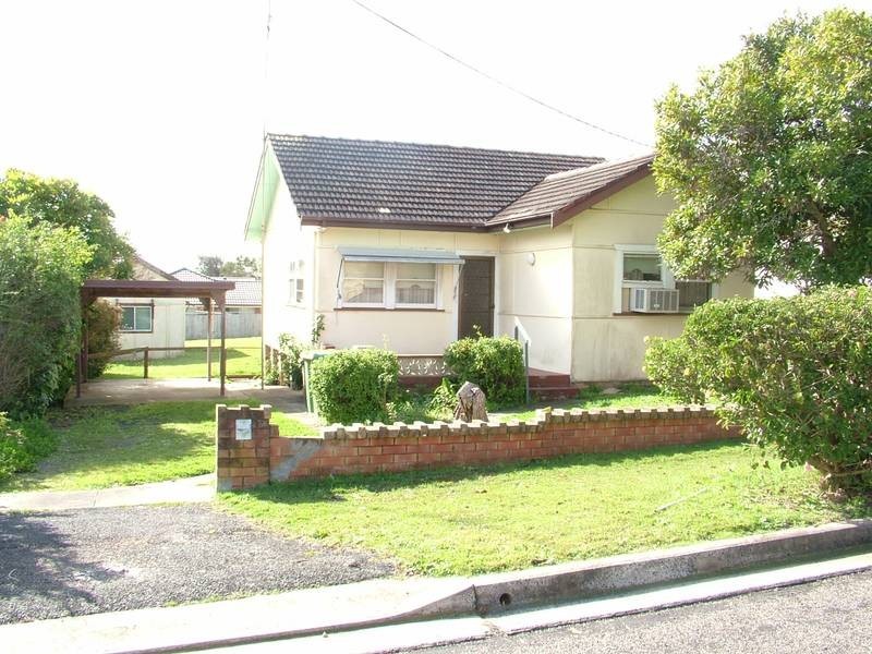 8 Lynwood Ave, The Entrance NSW 2261