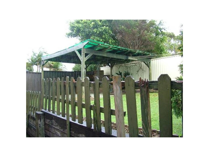 2 Zora Place, Bateau Bay NSW 2261