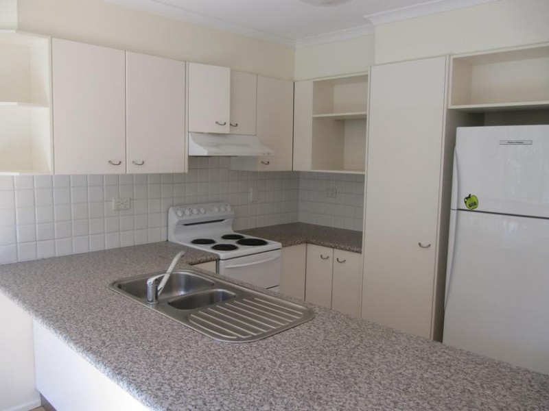 4/260 Sir Fred Schonell Drive, St Lucia QLD 4067