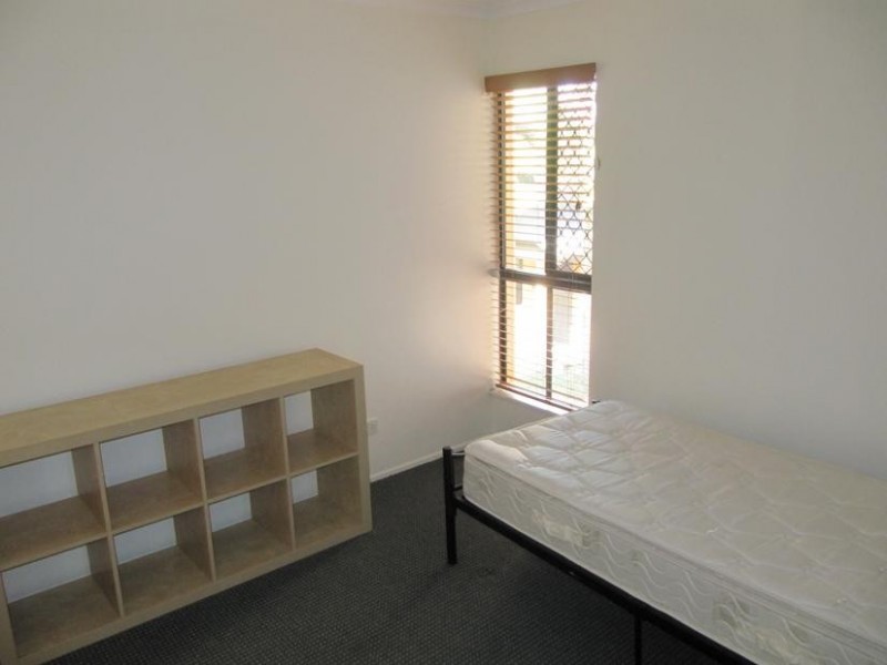 4/260 Sir Fred Schonell Drive, St Lucia QLD 4067