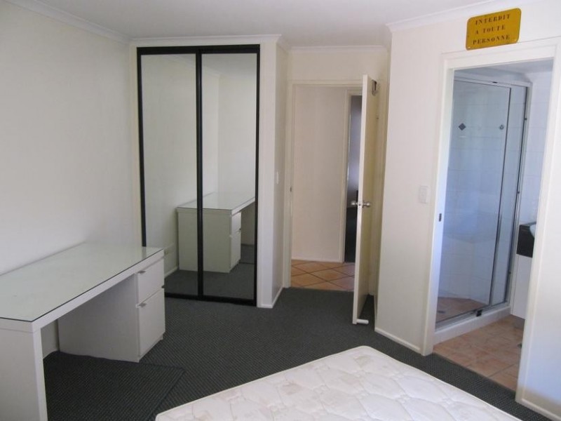 4/260 Sir Fred Schonell Drive, St Lucia QLD 4067