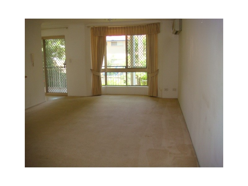 4/115 Central Avenue, Indooroopilly QLD 4068