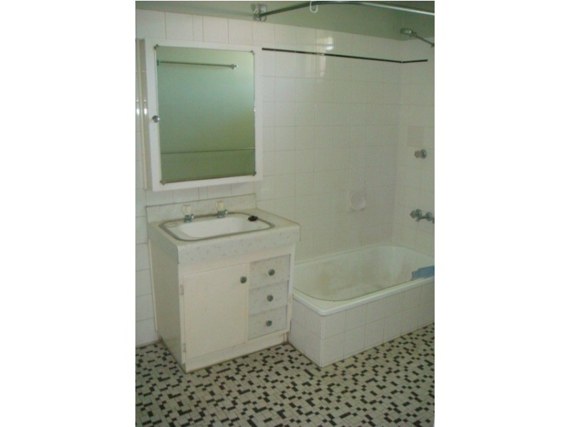 8/9 Cadell Street, Toowong QLD 4066