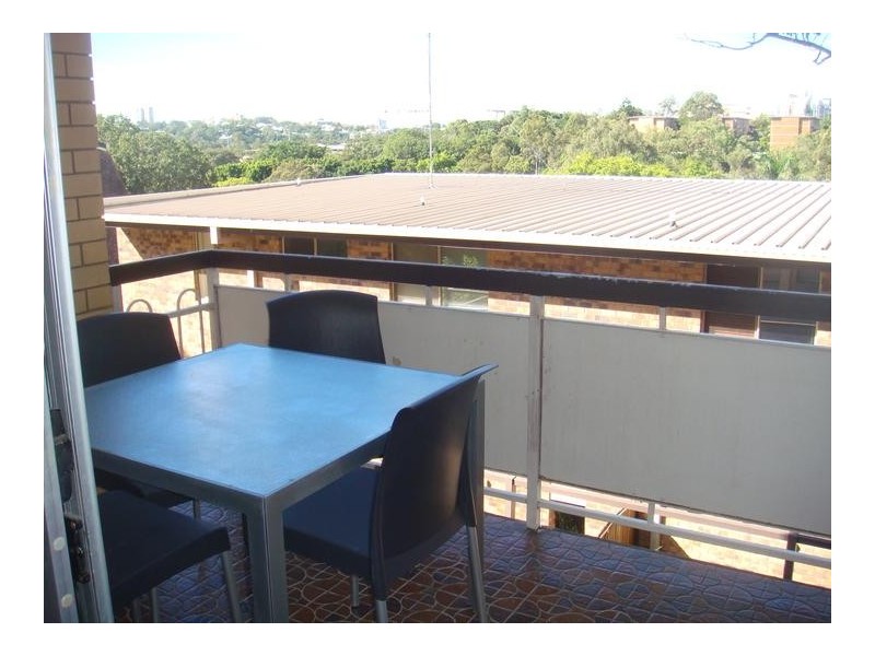 4/222 Carmody Road, St Lucia QLD 4067