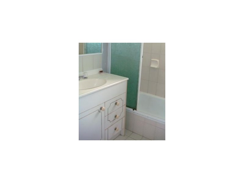 2/64 Wellington Street, Coorparoo QLD 4151