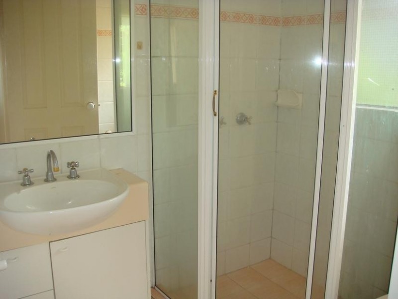 2/25 Dunmore Terrace, Auchenflower QLD 4066