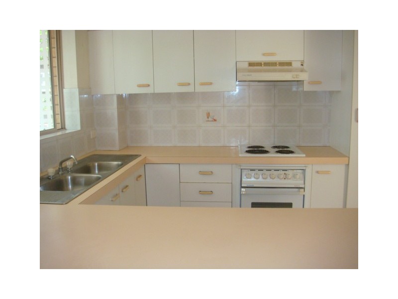 4/169 Sir Fred Schonell Drive, St Lucia QLD 4067