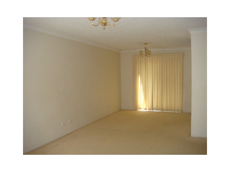 4/169 Sir Fred Schonell Drive, St Lucia QLD 4067