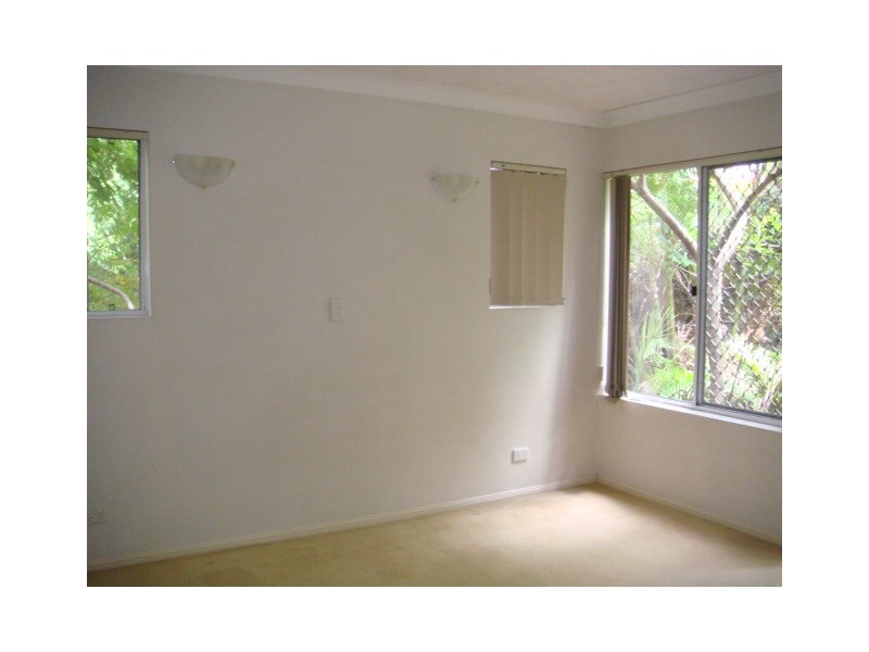 2/65 Dunmore Terrace, Auchenflower QLD 4066
