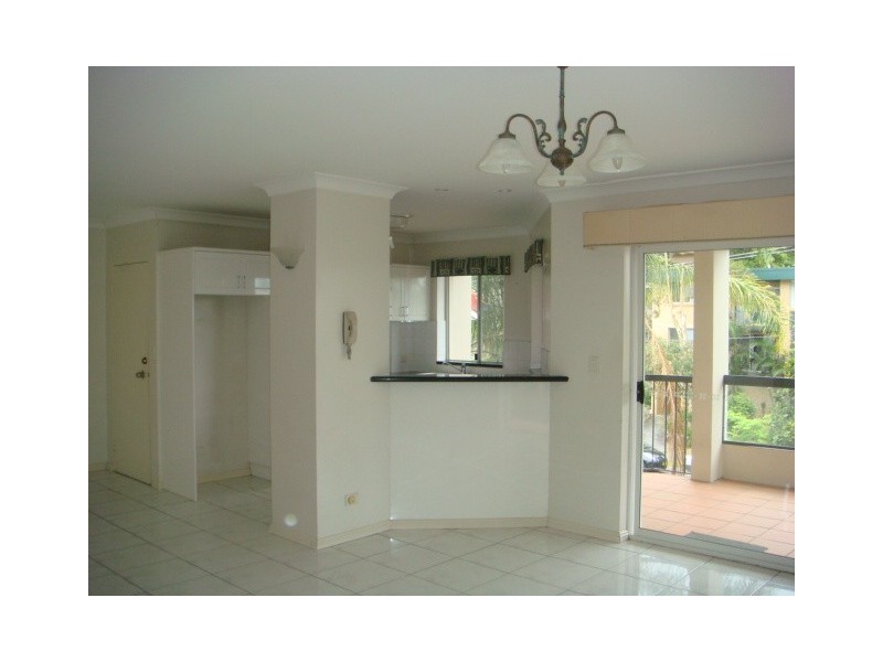 4/18 Augustus Street, Toowong QLD 4066