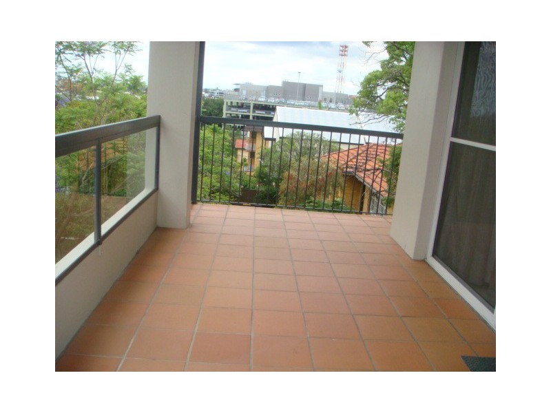 4/18 Augustus Street, Toowong QLD 4066