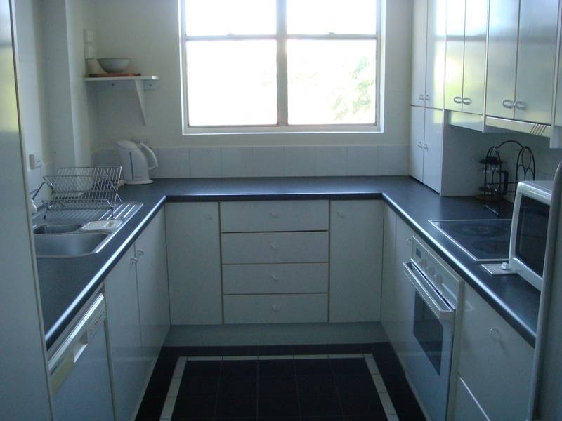 36 Jerdanefield Road, St Lucia QLD 4067