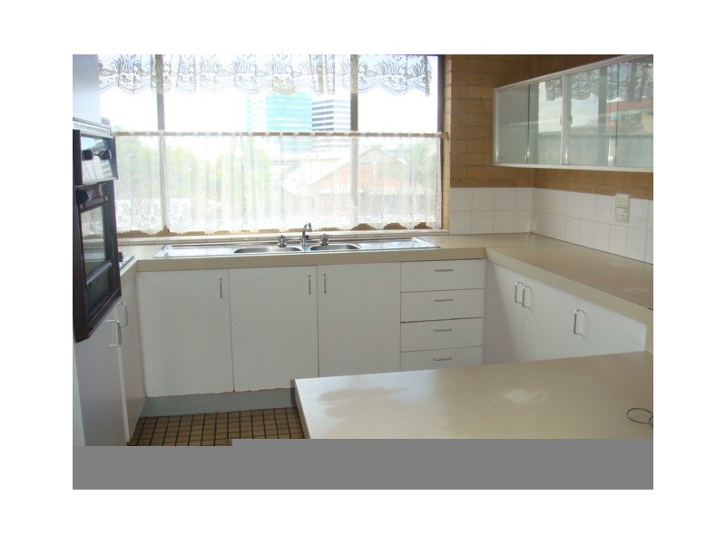 2/2 Sheehan Street, Milton QLD 4064