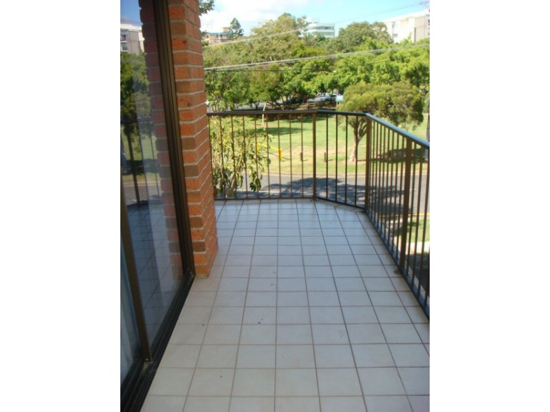 1/58 Underhill Avenue, Indooroopilly QLD 4068