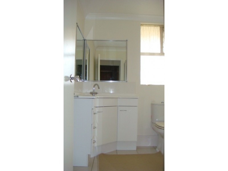 2/30 Lang Pde, Auchenflower QLD 4066