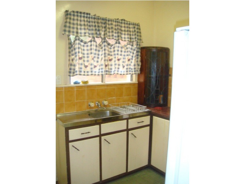 2/19 Lily Street, Indooroopilly QLD 4068