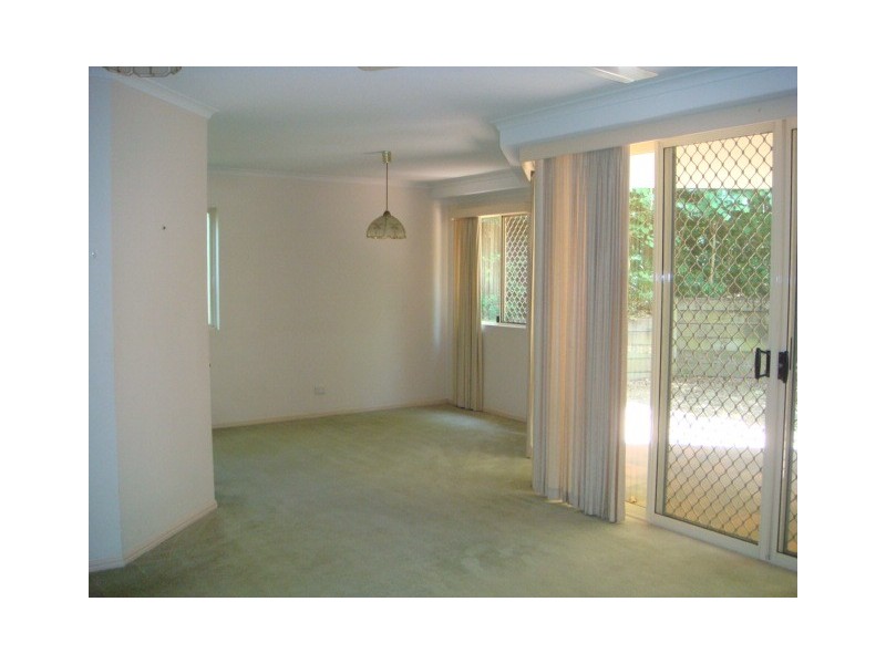 1/24 Depper Street, St Lucia QLD 4067
