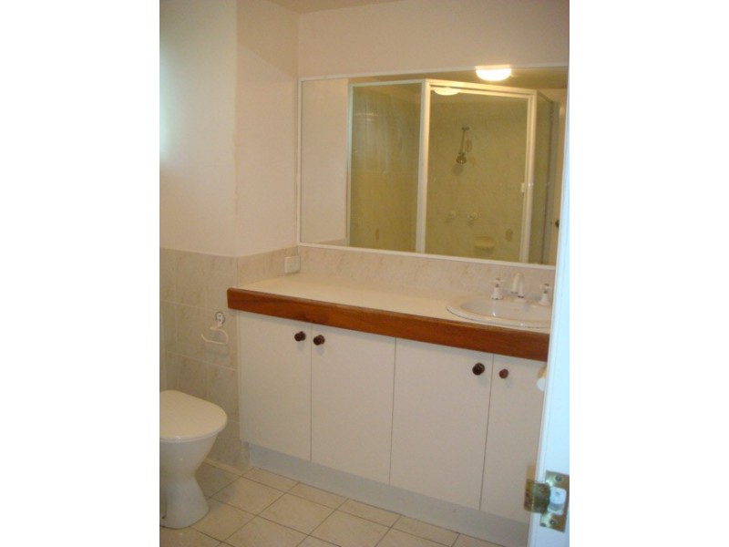 1/24 Depper Street, St Lucia QLD 4067