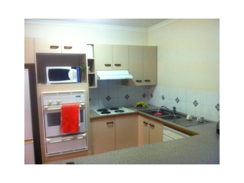 1/24 Depper Street, St Lucia QLD 4067