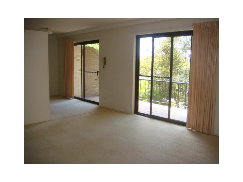 2/64 Sisley Street, St Lucia QLD 4067