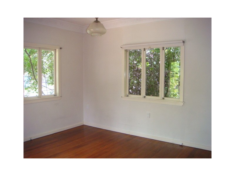 114 Sir Fred Schonell Drive, St Lucia QLD 4067