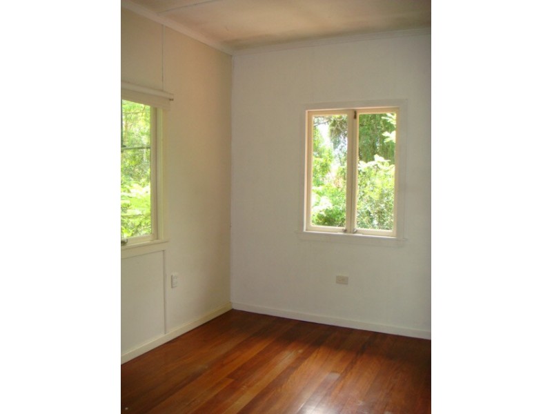 114 Sir Fred Schonell Drive, St Lucia QLD 4067